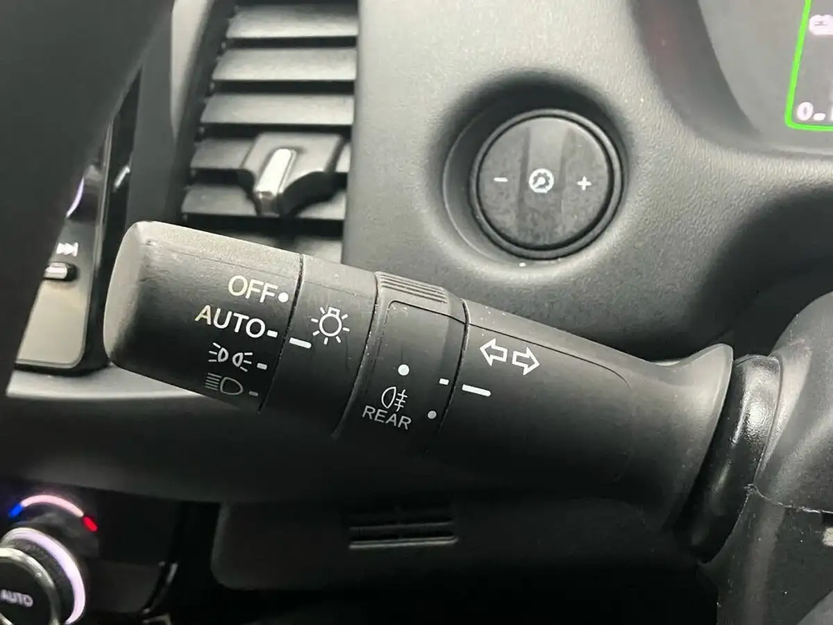 2021-honda-jazz-15-i-mmd-sr-109ps-big-32