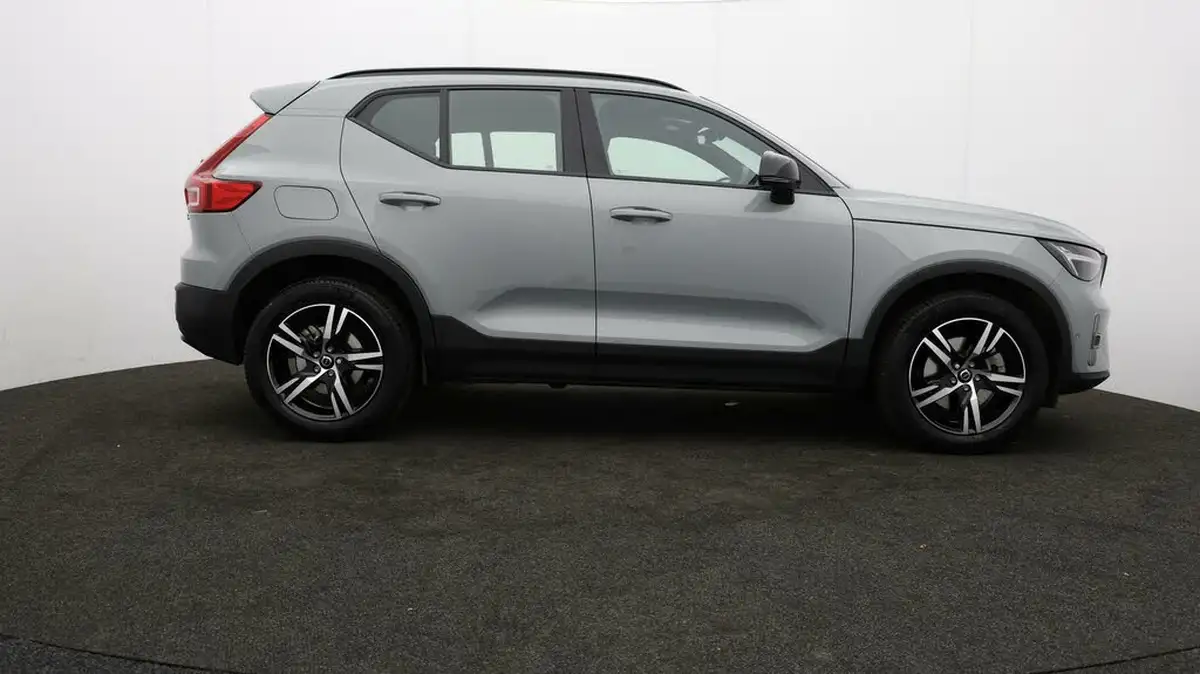 2023-volvo-xc40-20-b3-plus-big-7