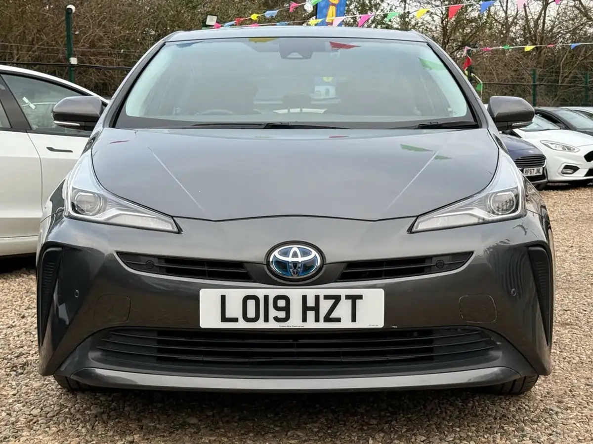 2019-toyota-prius-big-28