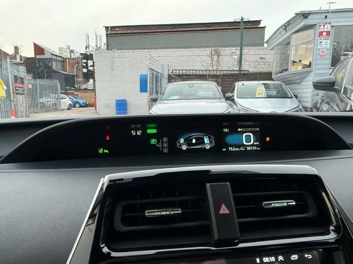 2019-toyota-prius-big-4