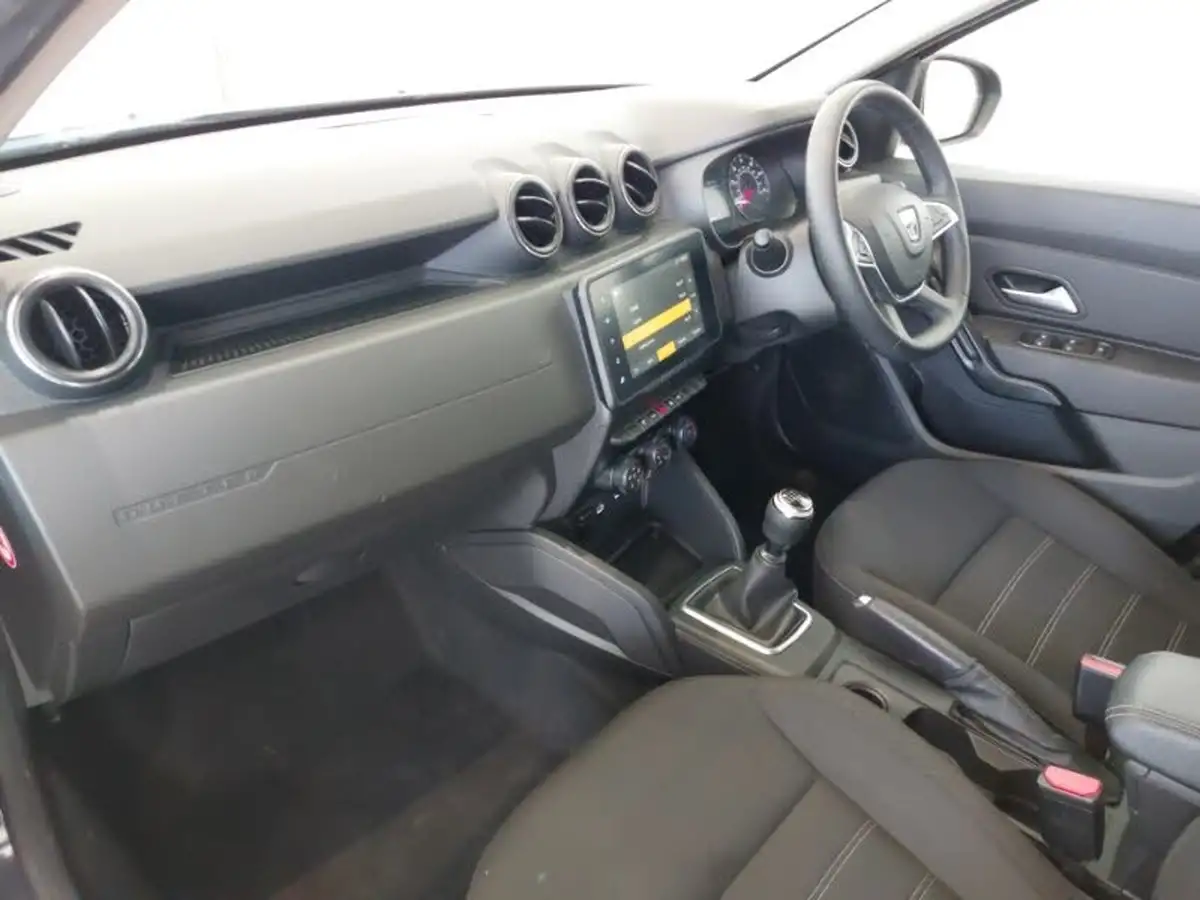 2022-dacia-duster-10-tce-comfort-90hpeu6d-4x2-window-van-big-4
