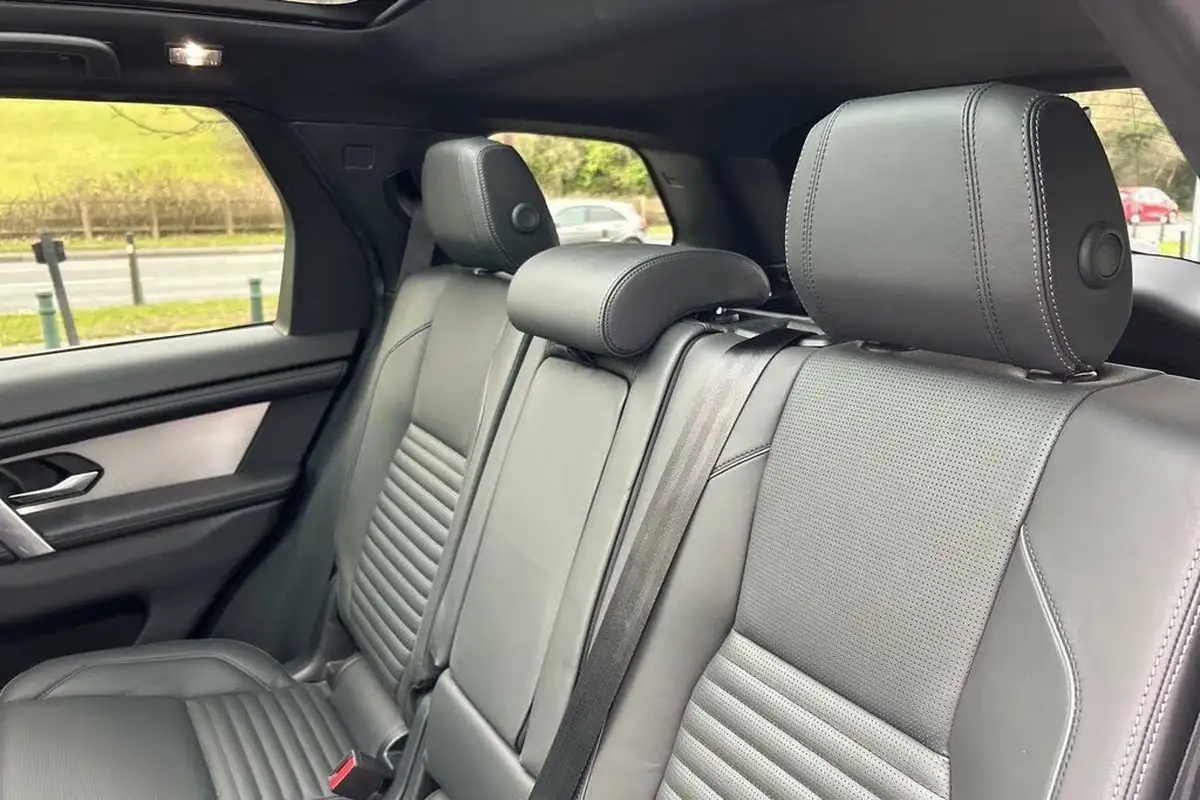 2023-land-rover-discovery-sport-15-p300e-dynamic-hse-big-14