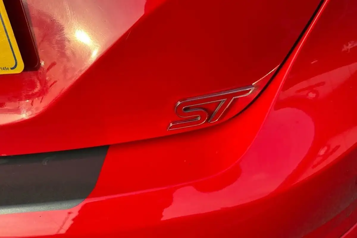 2018-ford-fiesta-15t-st-3-5d-big-26