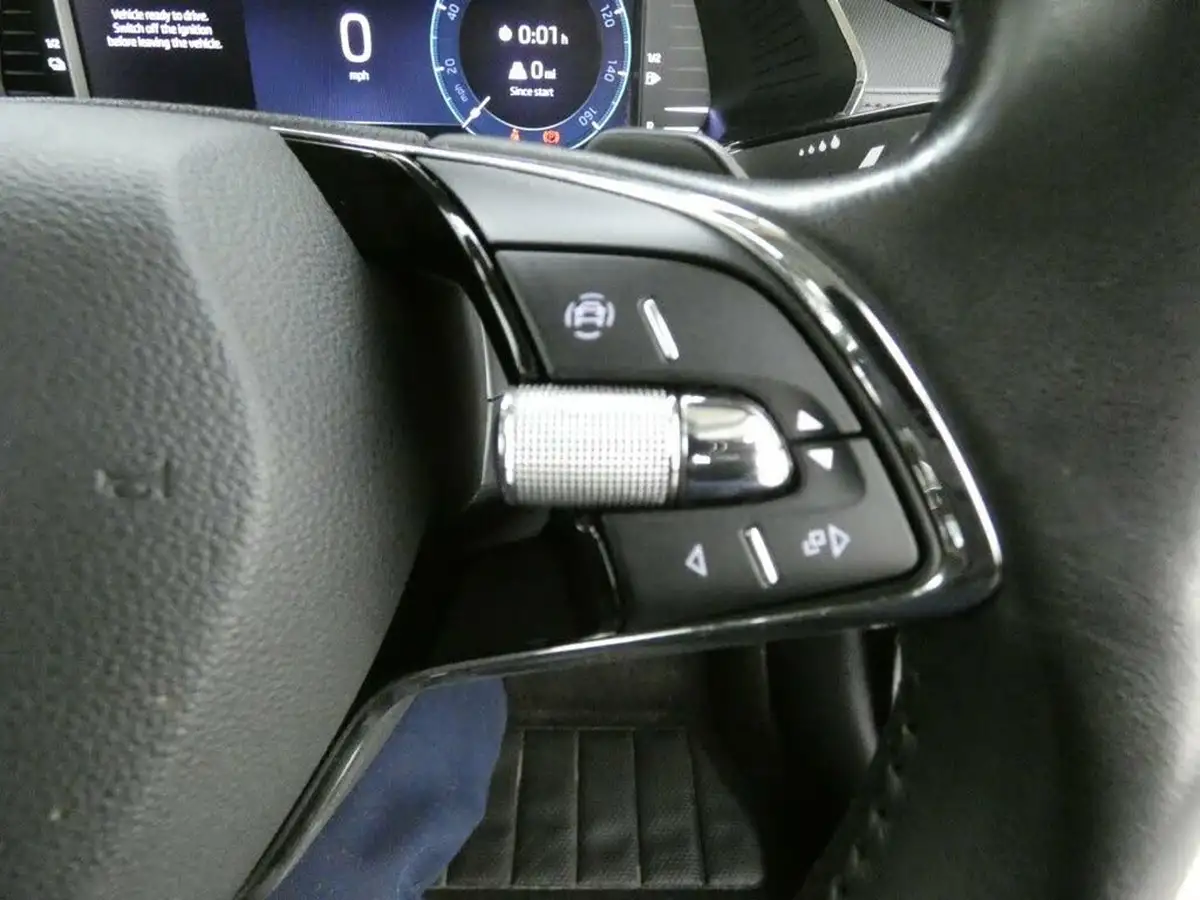 2021-skoda-octavia-big-13