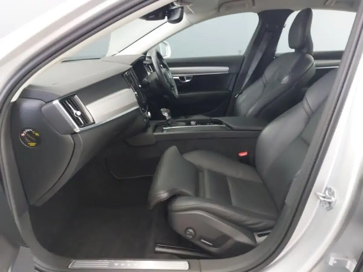 2020-volvo-s90-20td-d4-momentum-plus-big-4