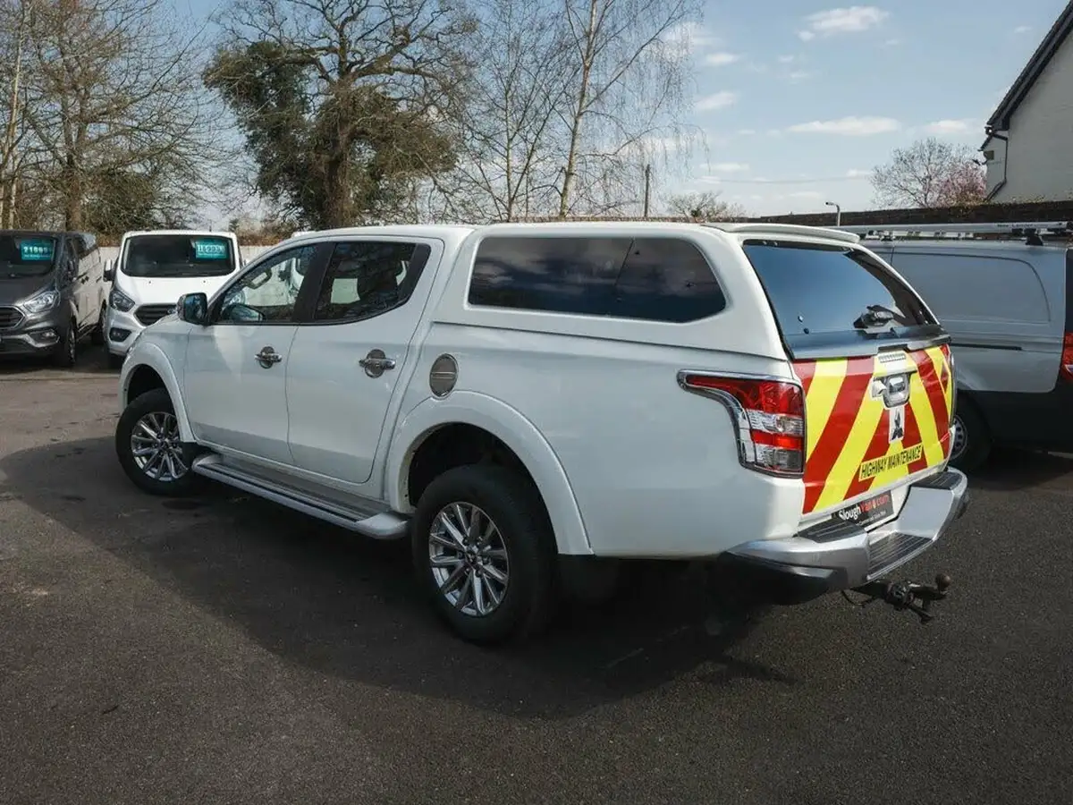 2019-mitsubishi-l200-24di-d-barbarian-eu6b-auto-big-6