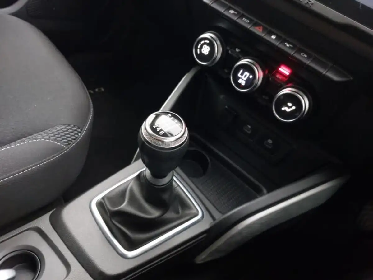 2022-dacia-duster-13-tce-prestige-130bhp-big-15