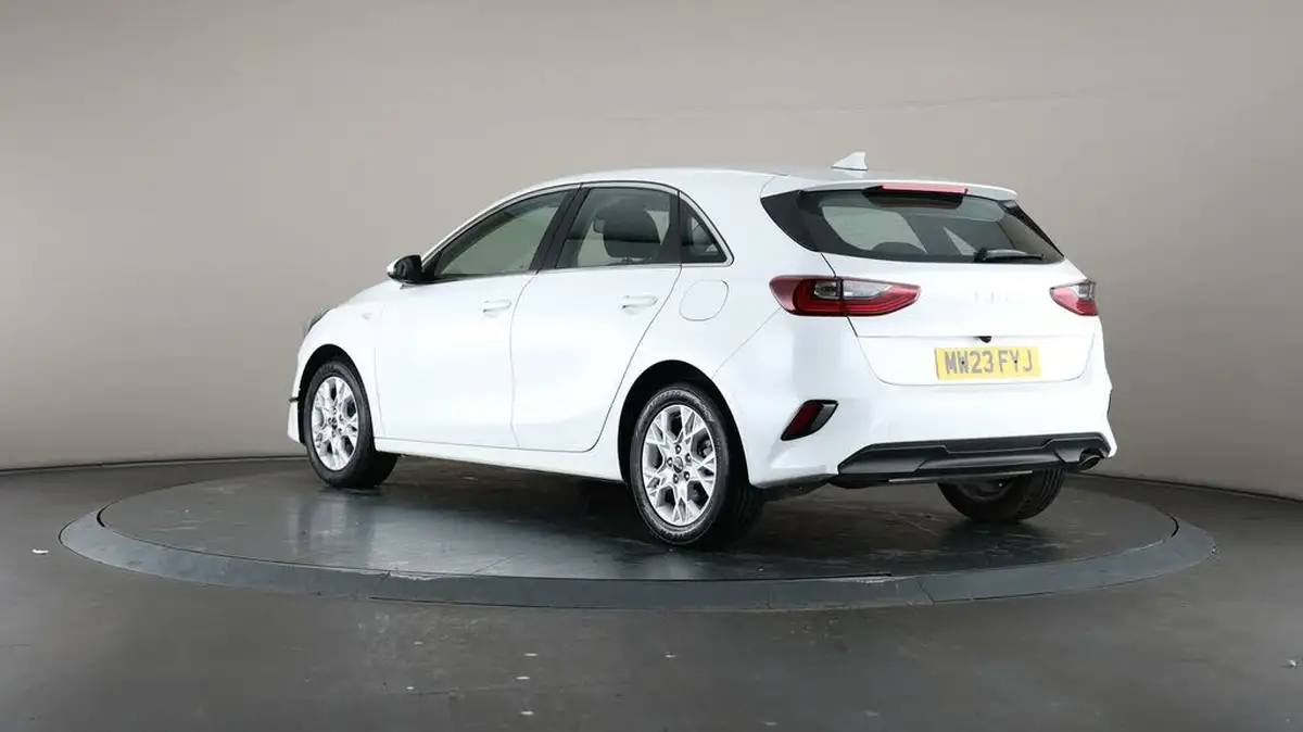 2023-kia-ceed-15-t-gdi-2-158bhp-non-adap-hatchback-big-70