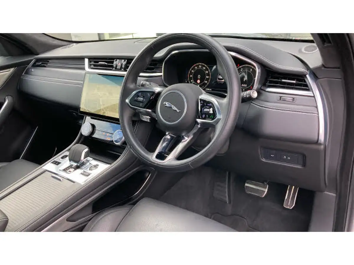 2023-jaguar-f-pace-20-d200-r-dynamic-hse-black-big-31