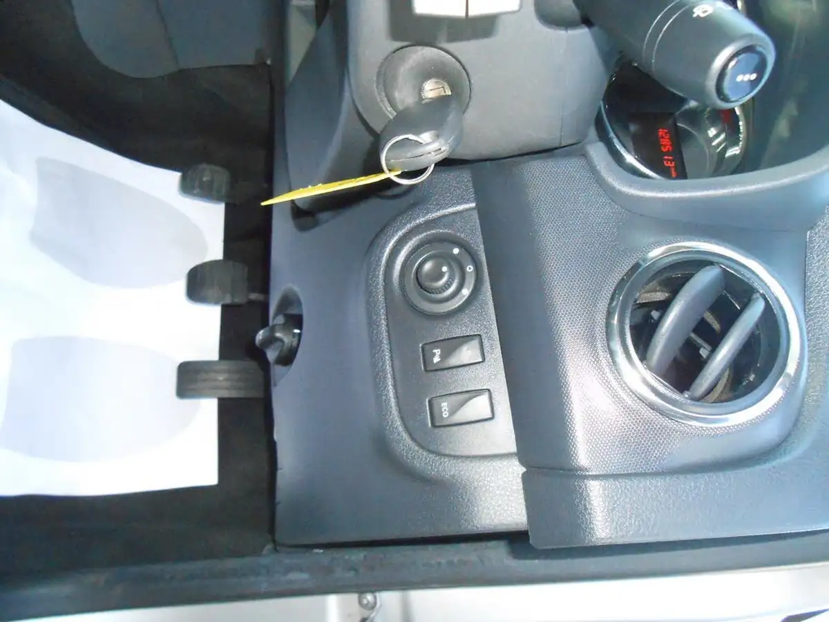 2015-dacia-sandero-stepway-15dci-laureate-big-24