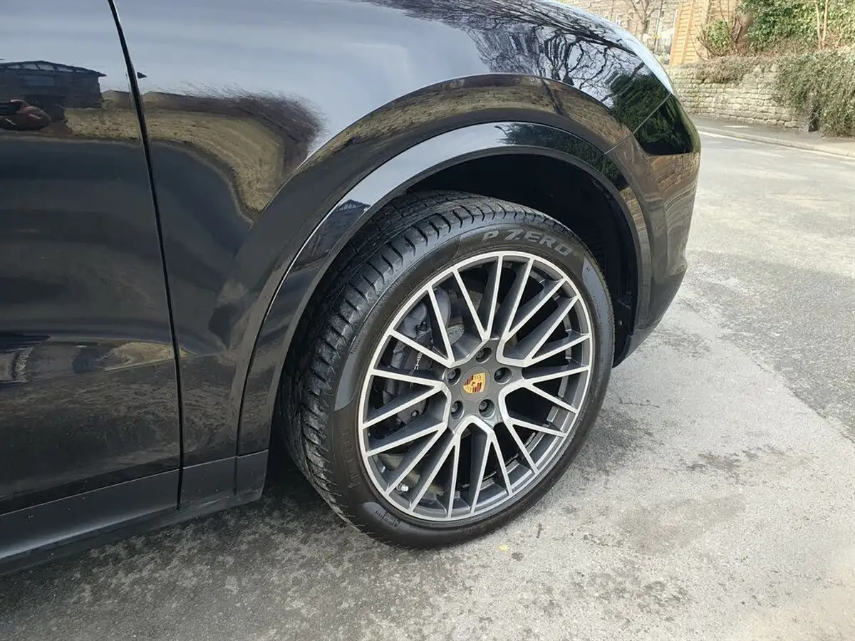2018-porsche-cayenne-30-v6-big-11