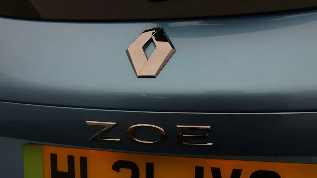 2021-renault-zoe-e-gt-line-big-19