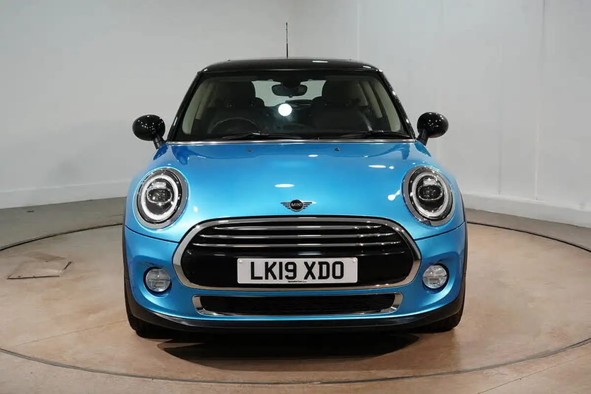 2019-mini-cooper-15-cooper-exclusive-134bhp-hatchback-3d-big-2
