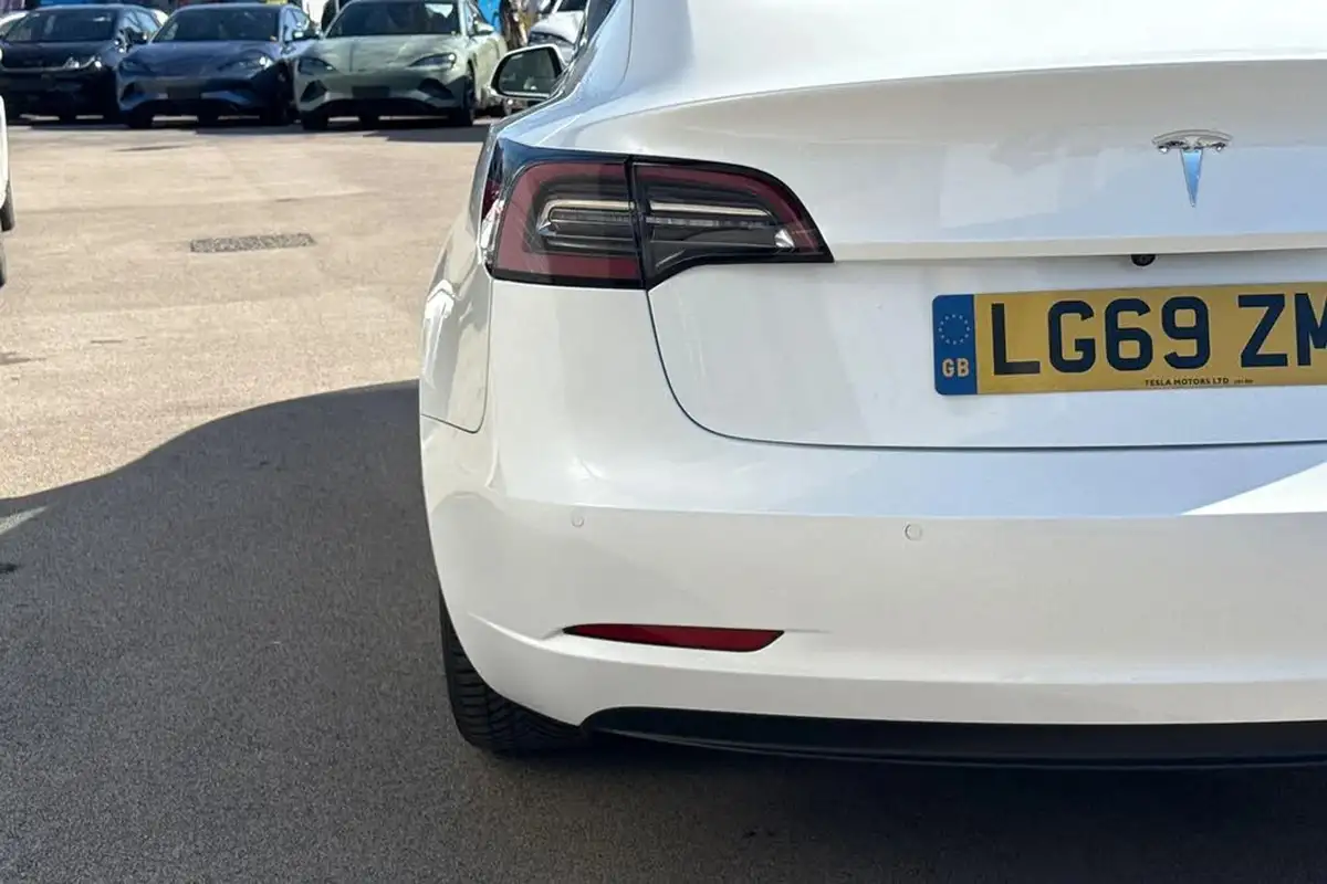 2019-tesla-model-3-e-long-range-4x4-big-24