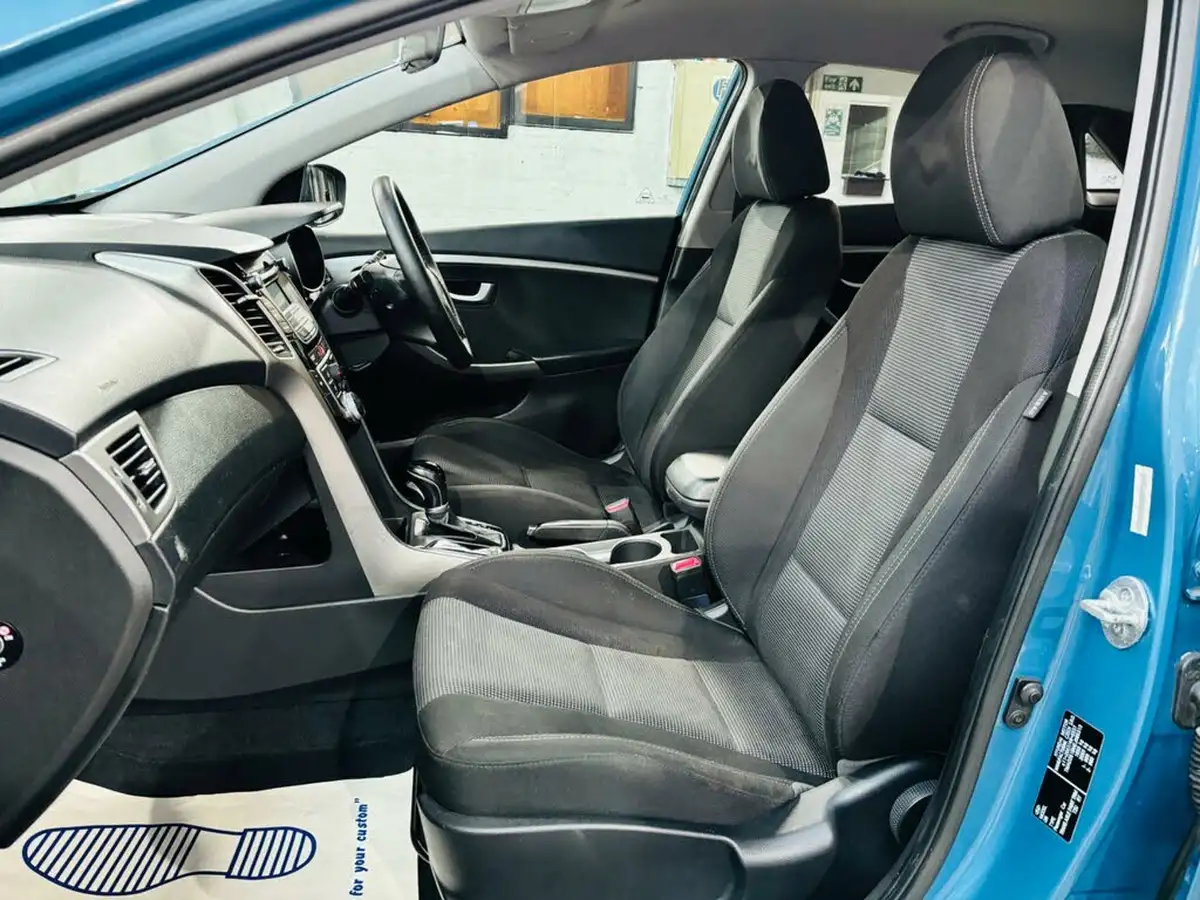 2013-hyundai-i30-16-active-hatchback-auto-big-13