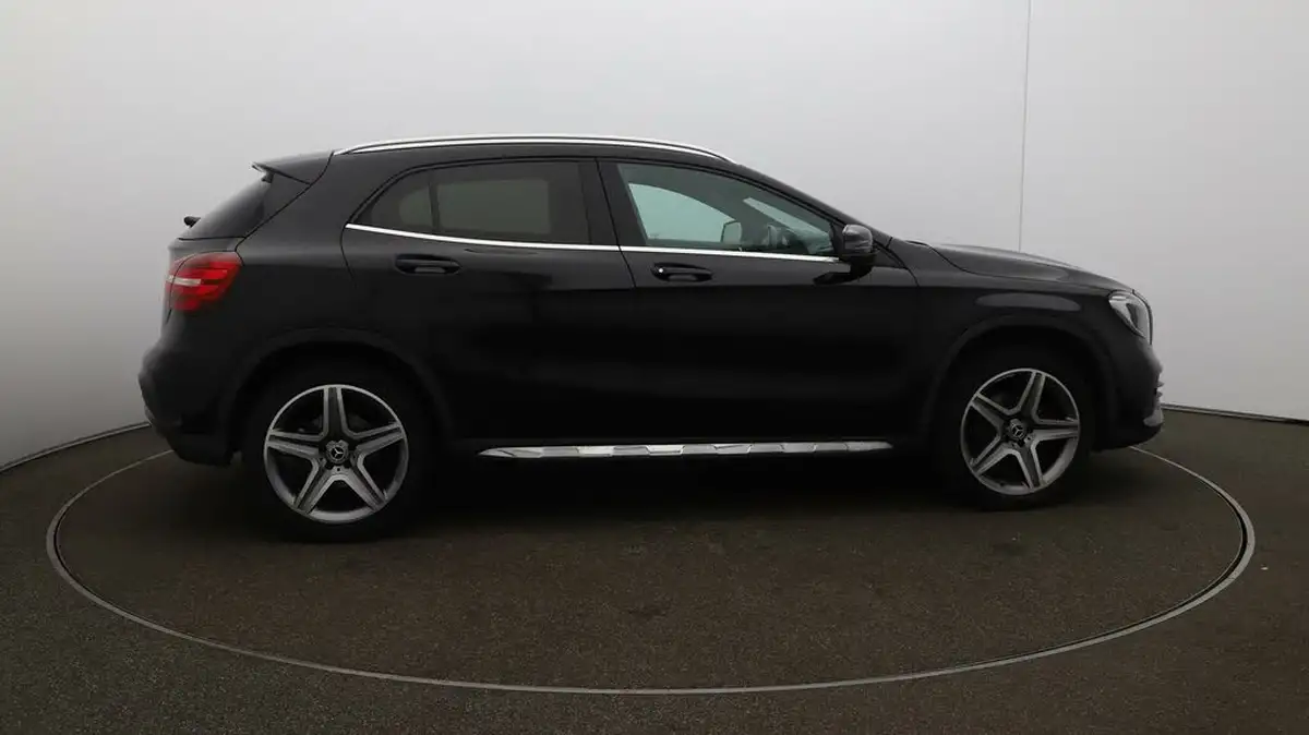 2020-mercedes-benz-gla-class-16-gla-180-amg-line-edition-7g-dct-big-47