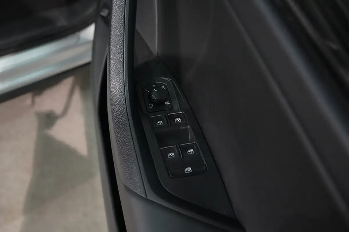 2018-skoda-kodiaq-20-tsi-se-l-180ps-5-seatsss-big-31