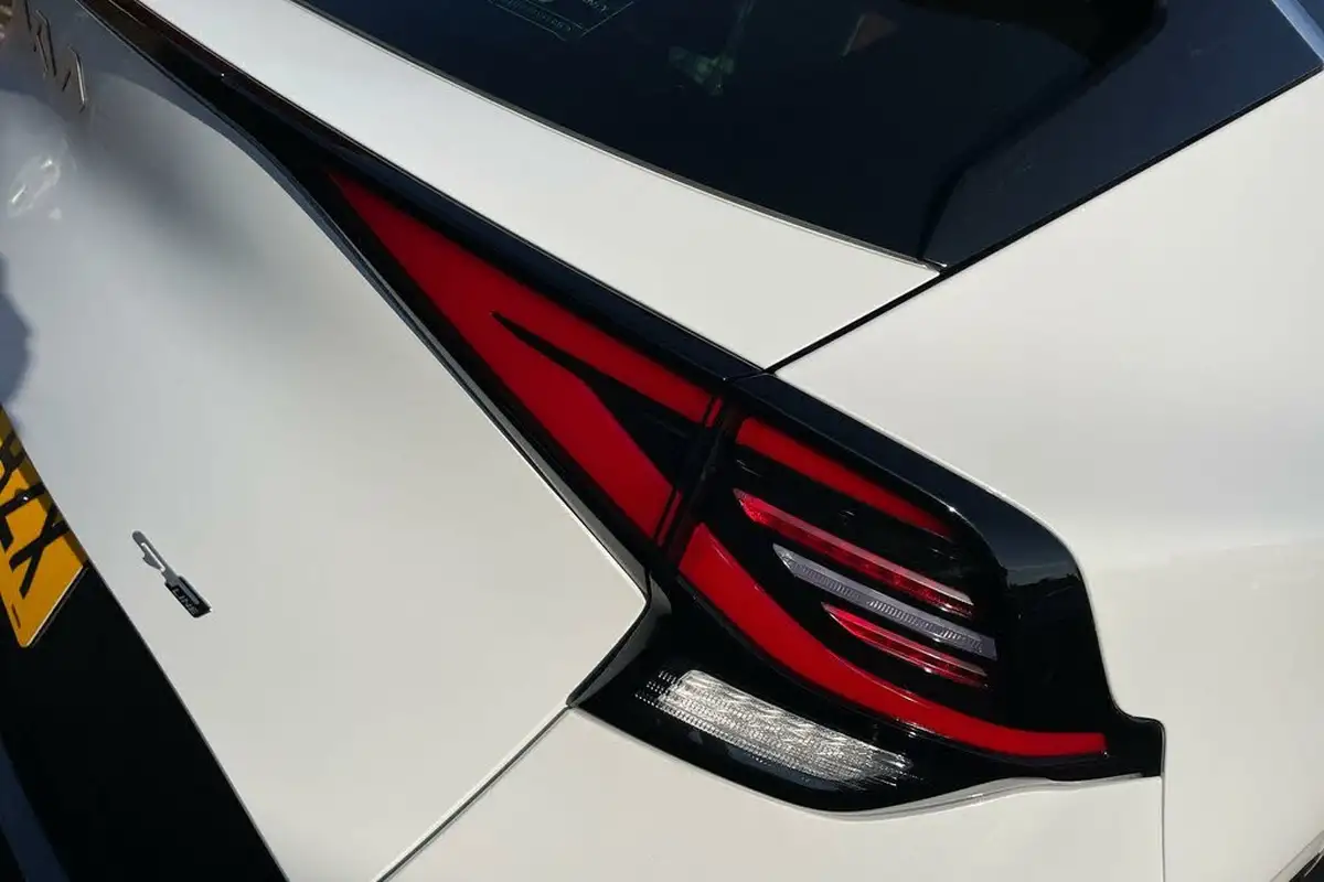 2023-kia-sportage-16-t-gdi-gt-line-226bhp-hev-auto-big-24