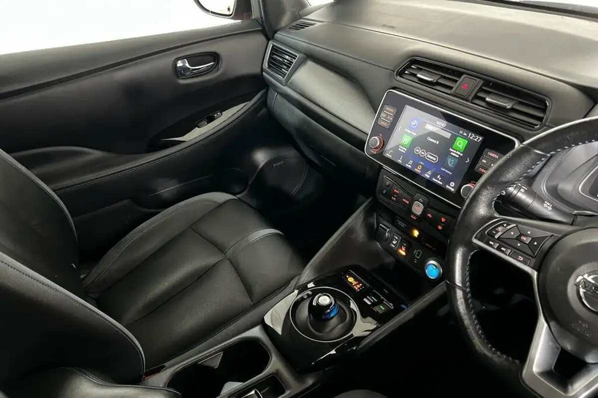 2019-nissan-leaf-e-e-tekna-big-24