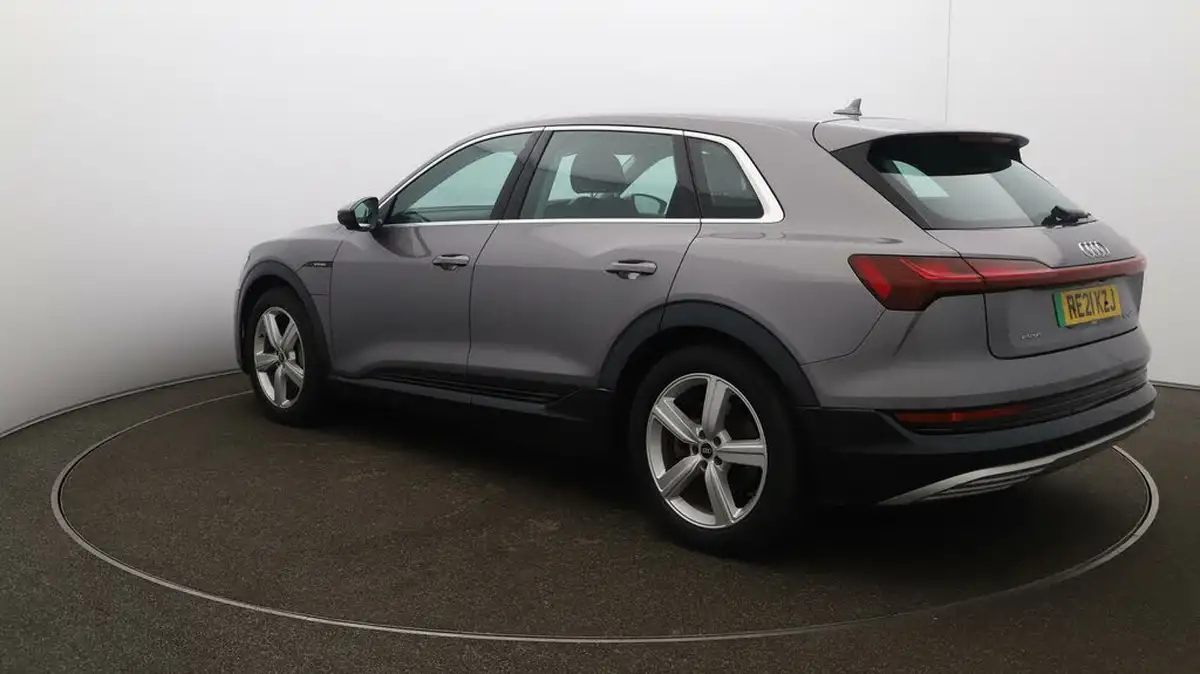 2021-audi-e-tron-55e-technik-station-wagon-big-5