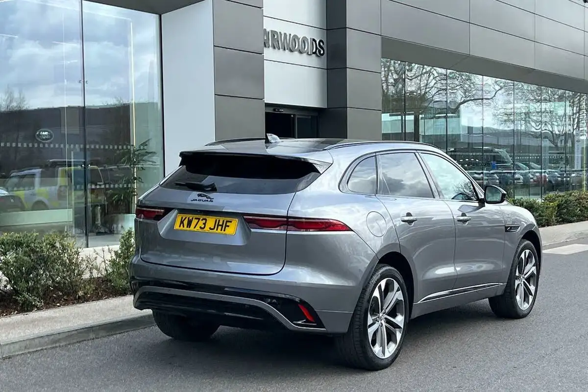 2023-jaguar-f-pace-20-d200-r-dynamic-hse-black-big-8