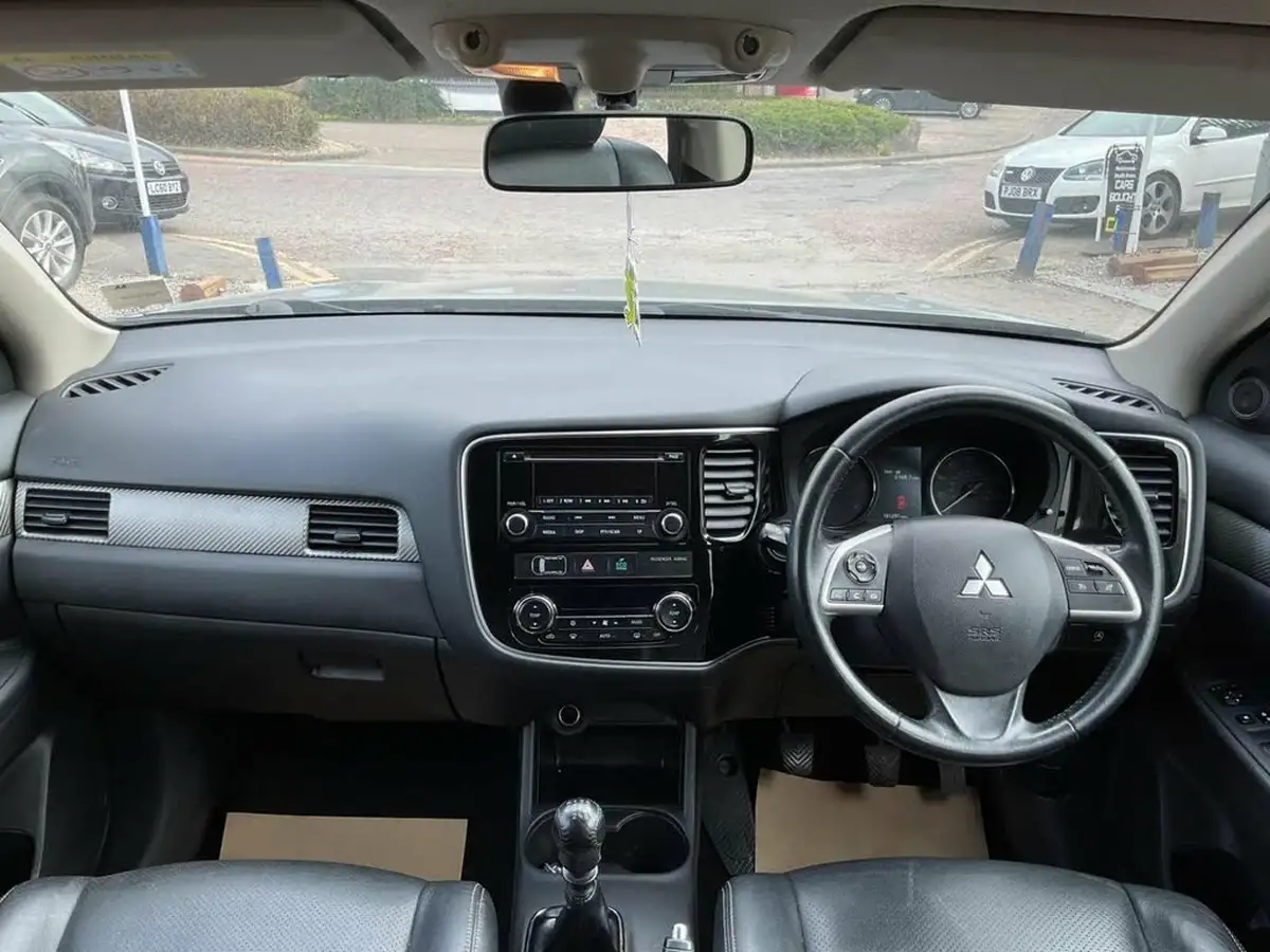 2016-mitsubishi-outlander-22di-d-gx3-leather7st-big-26
