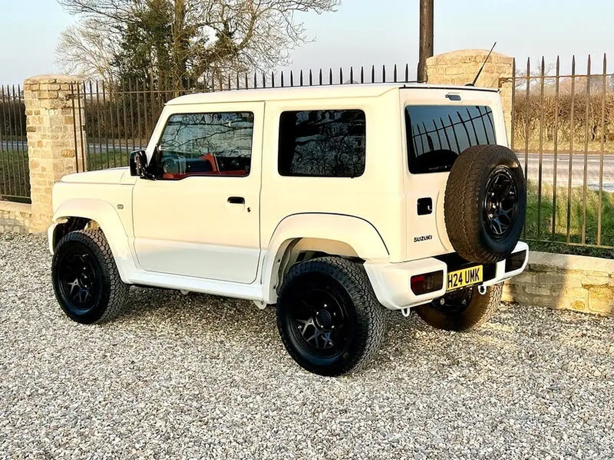 2024-suzuki-jimny-15-light-commercial-allgrip-big-11