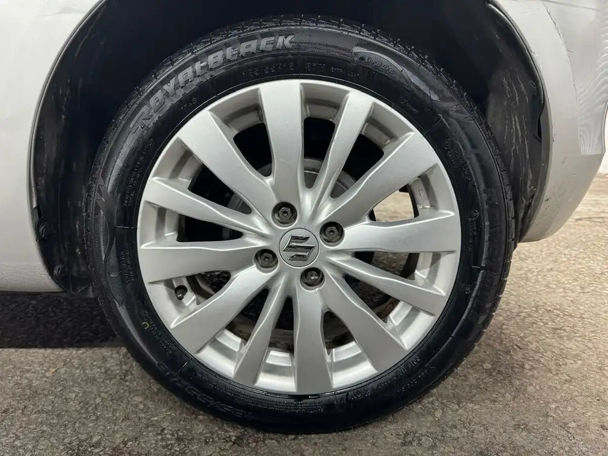 2013-suzuki-swift-12-sz3-93bhp-3d-big-32