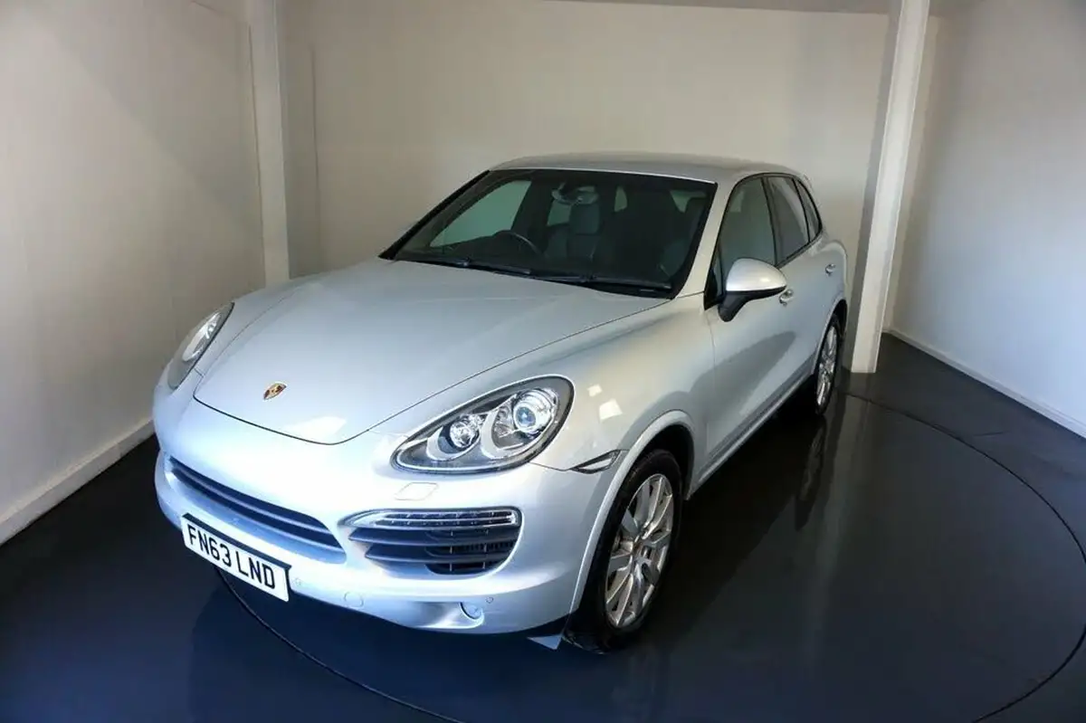 2013-porsche-cayenne-big-1