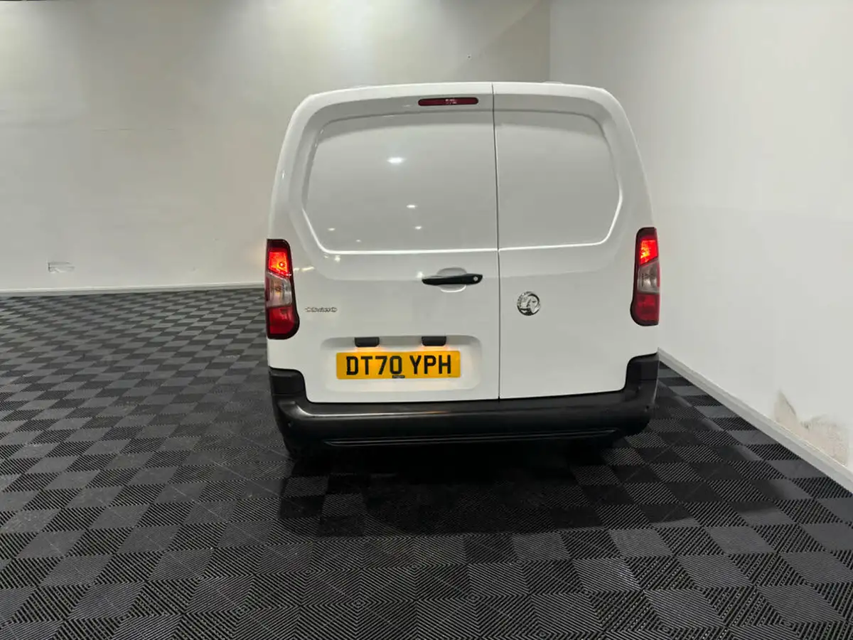 2021-vauxhall-combo-15cdti-dynamic-2300-100pseu6dt-l2h1-panel-big-27