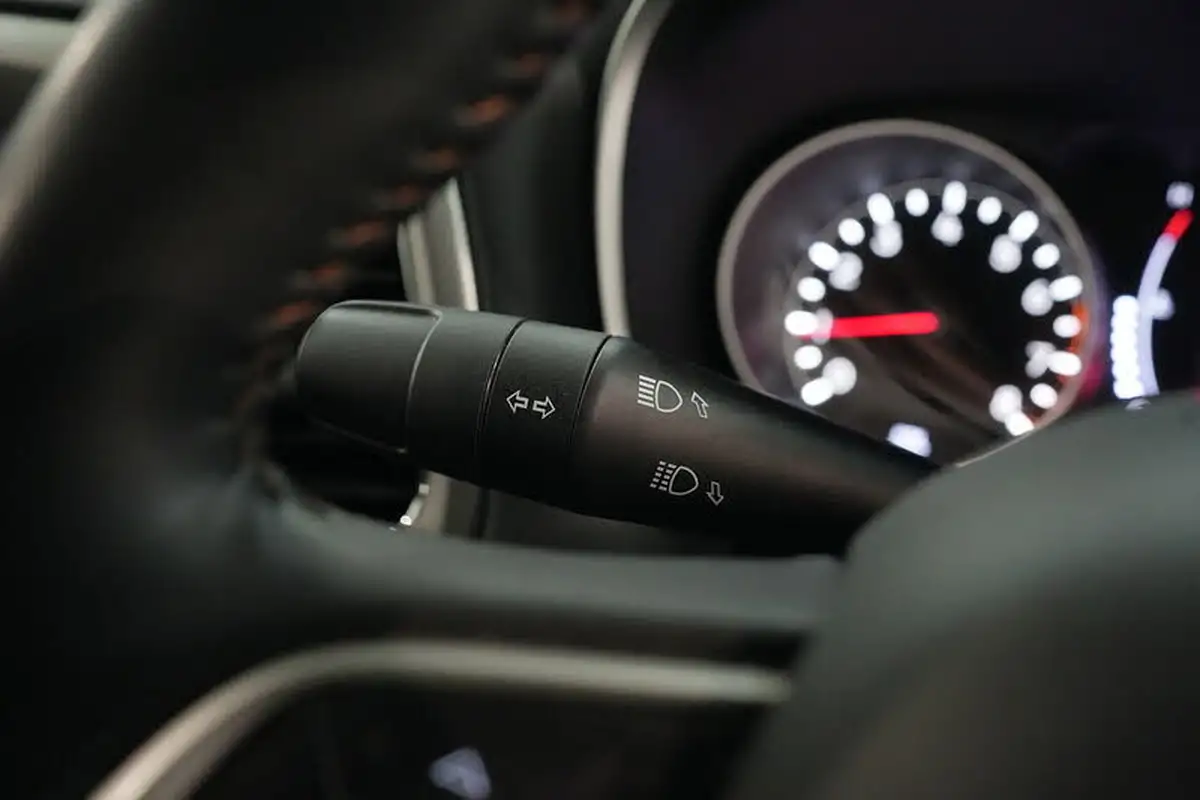 2019-jeep-compass-14-multiair-ii-longitude-big-38