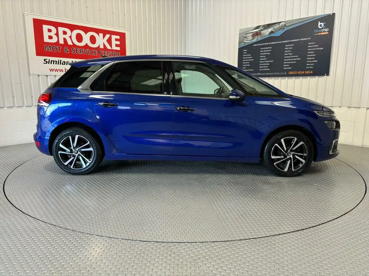 2017-citroen-c4-picasso-16bluehdi-flair-big-6