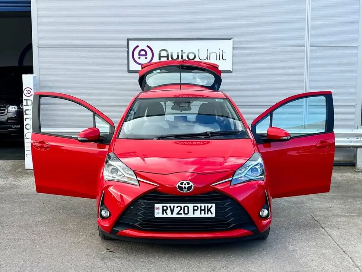 2020-toyota-yaris-15-vvt-i-icon-111bhp-1496cc-cvt-big-14