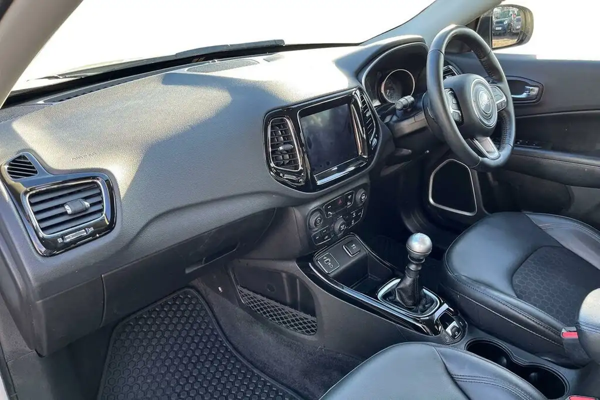 2020-jeep-compass-14-multiair-ii-night-eagle-big-5