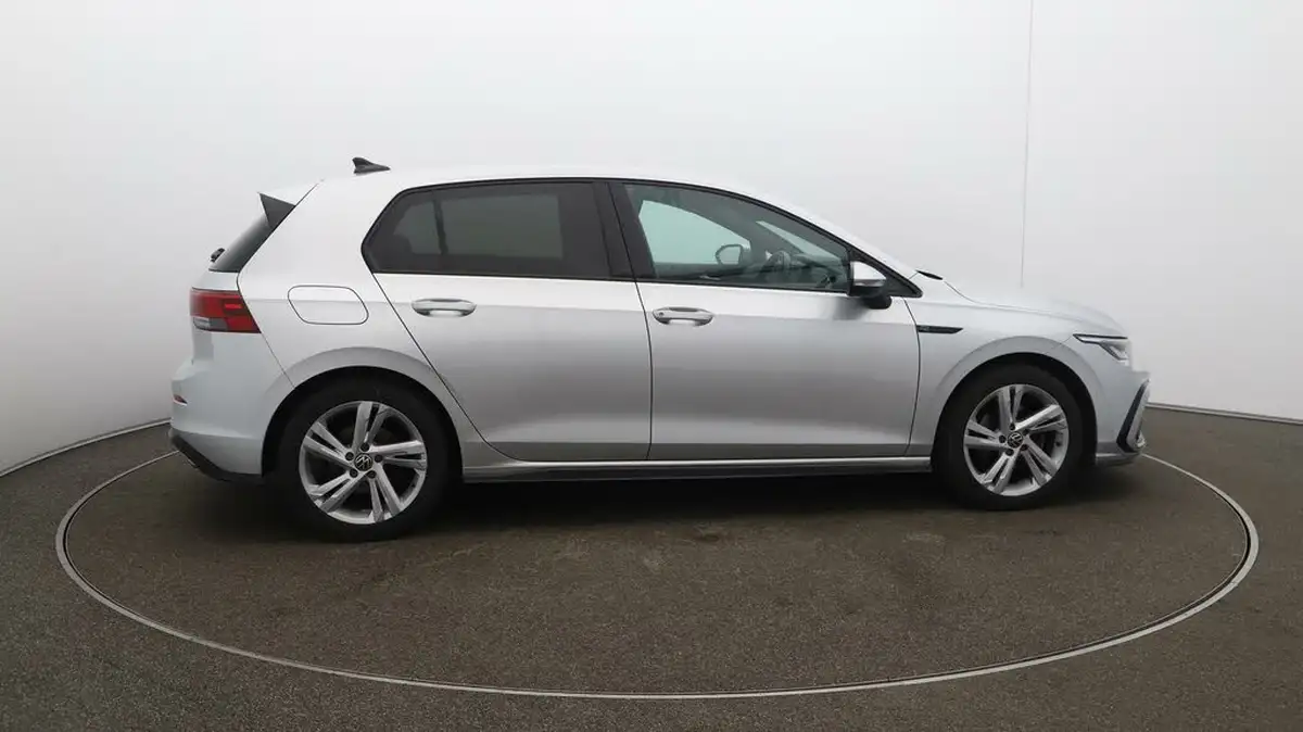 2022-volkswagen-golf-15-etsi-r-line-150ps-hatchback-big-42