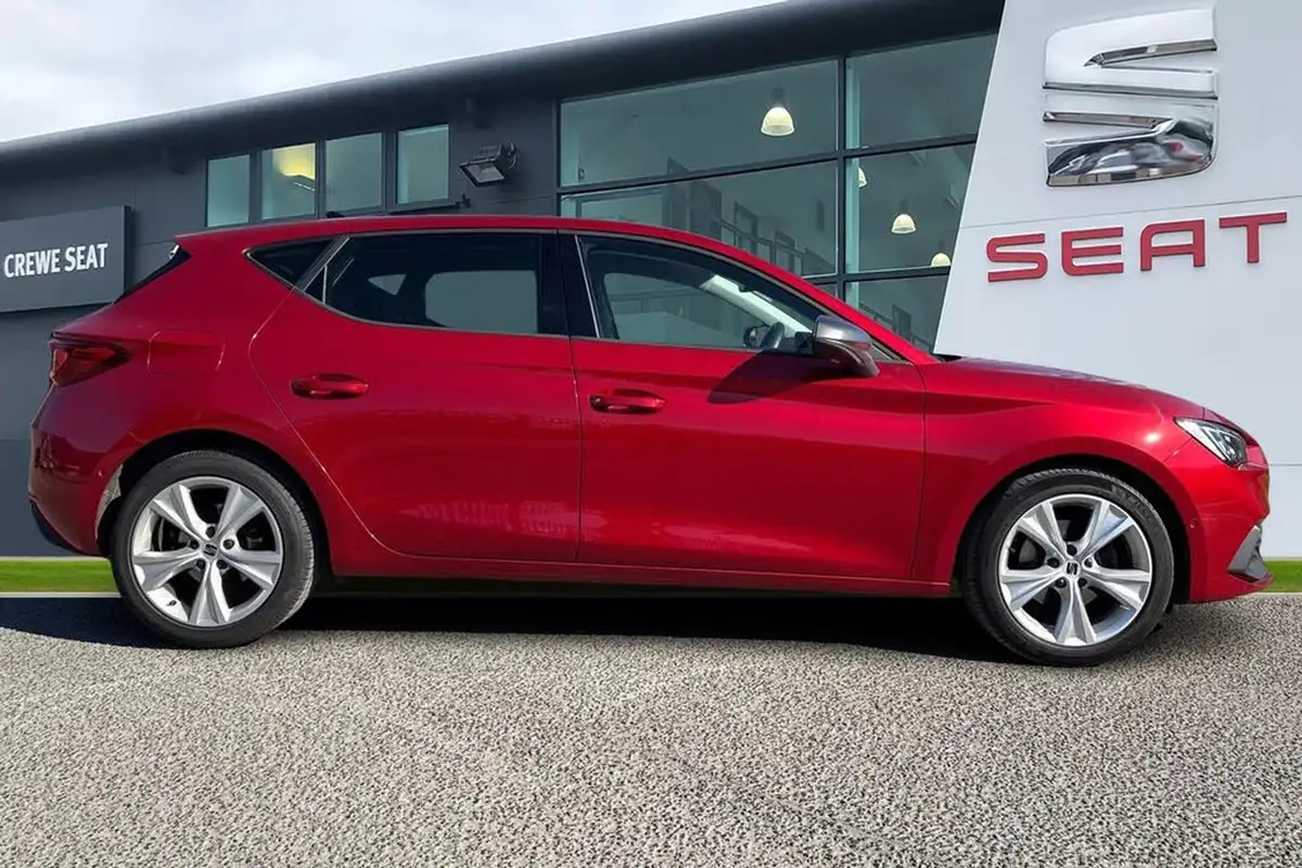 2021-seat-leon-15-tsi-evo-fr-150ps-hatchback-big-2