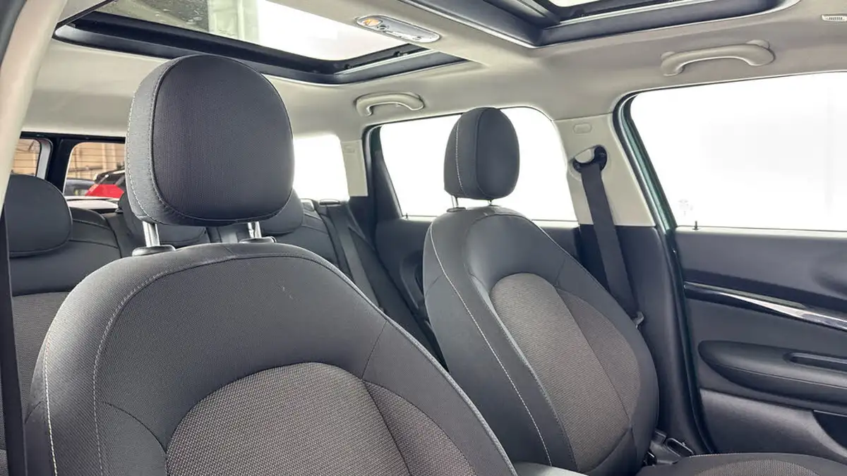 2021-mini-clubman-15-cooper-classic-big-22