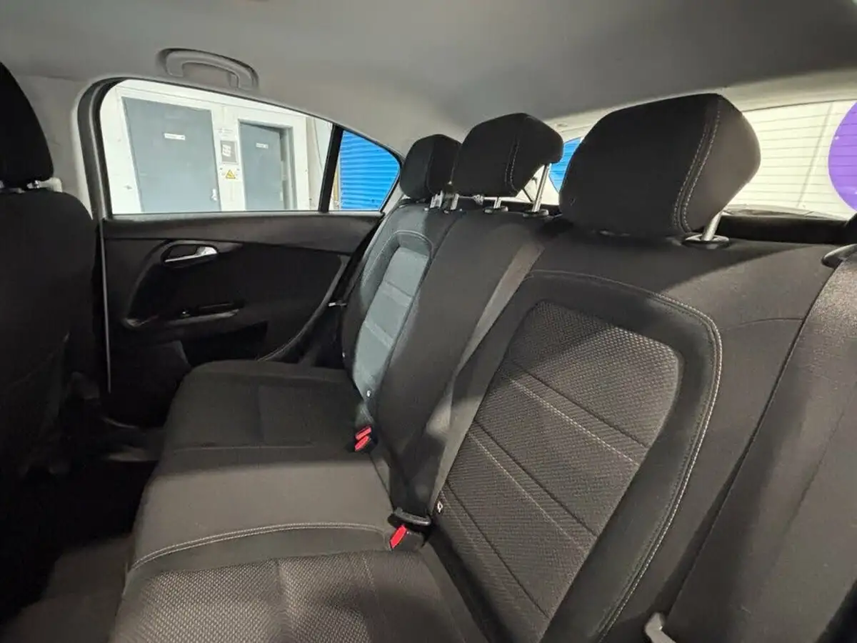 2017-fiat-tipo-14-lounge-hatchback-big-18