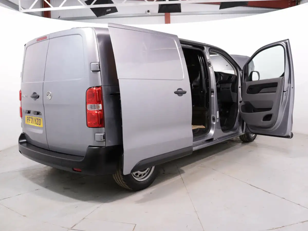 2022-vauxhall-vivaro-15td-2700-l1h1-dynamic-120pseu6d-big-42