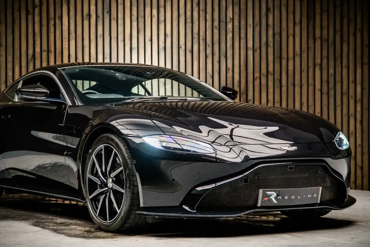 2021-aston-martin-vantage-big-11