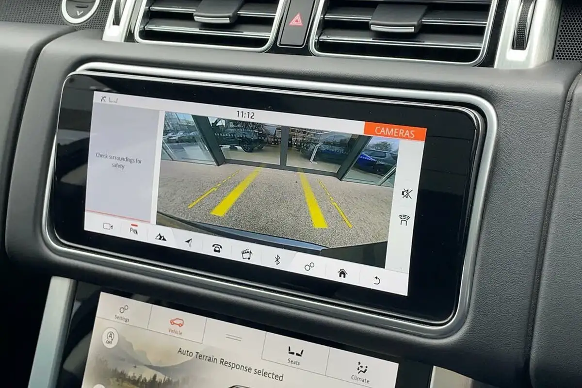 2021-land-rover-range-rover-30-d300-vogue-se-big-3