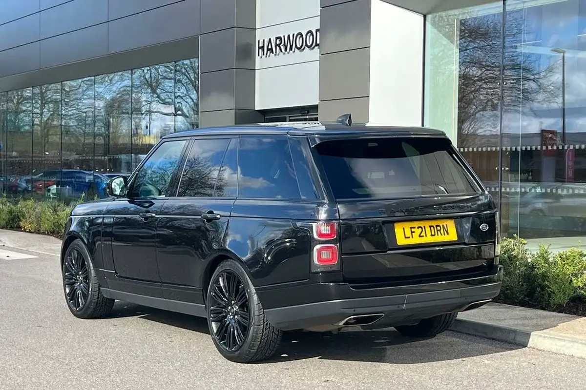 2021-land-rover-range-rover-30-d300-westminster-black-big-12