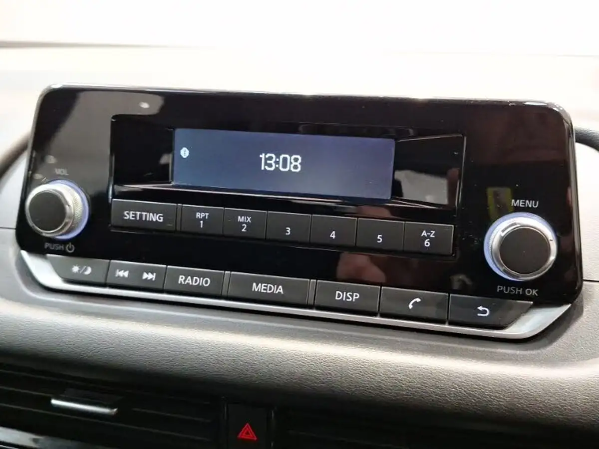 2021-nissan-qashqai-13-dig-t-visia-big-10
