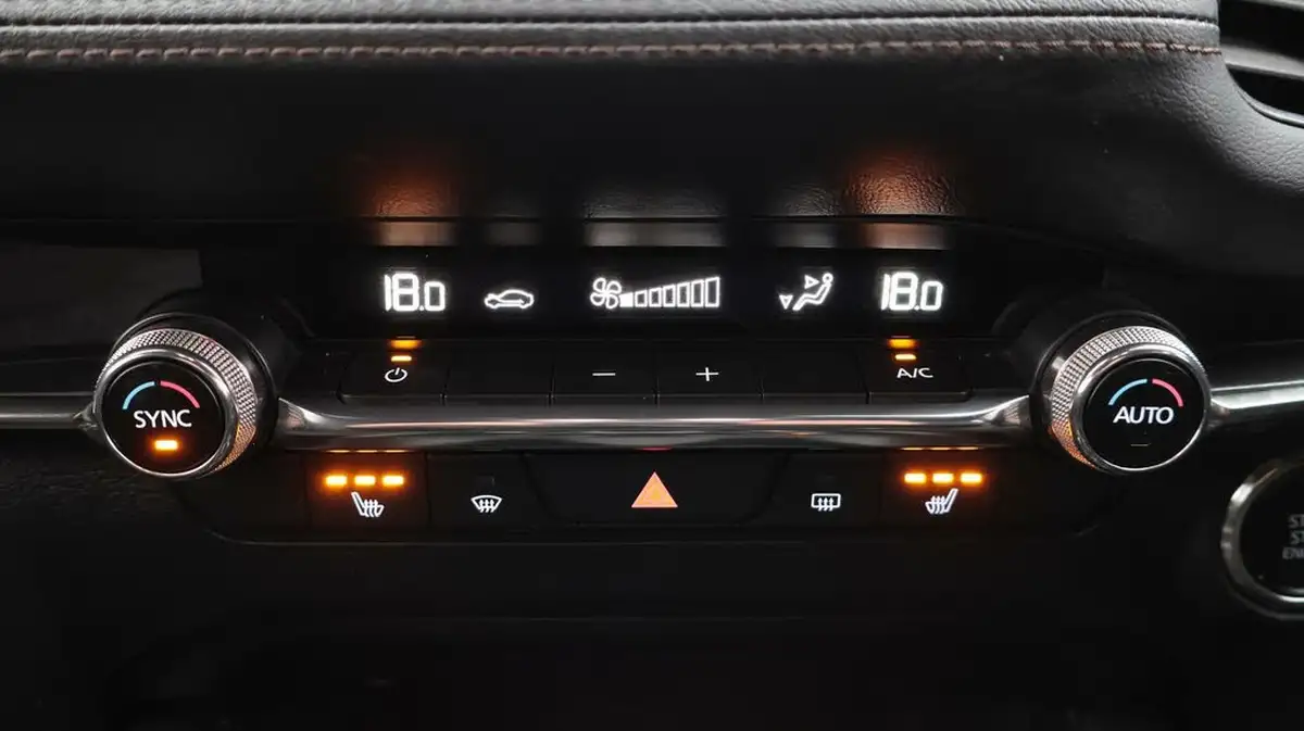 2022-mazda-mazda3-20-sport-lux-122ps-hatchback-5d-auto-big-12