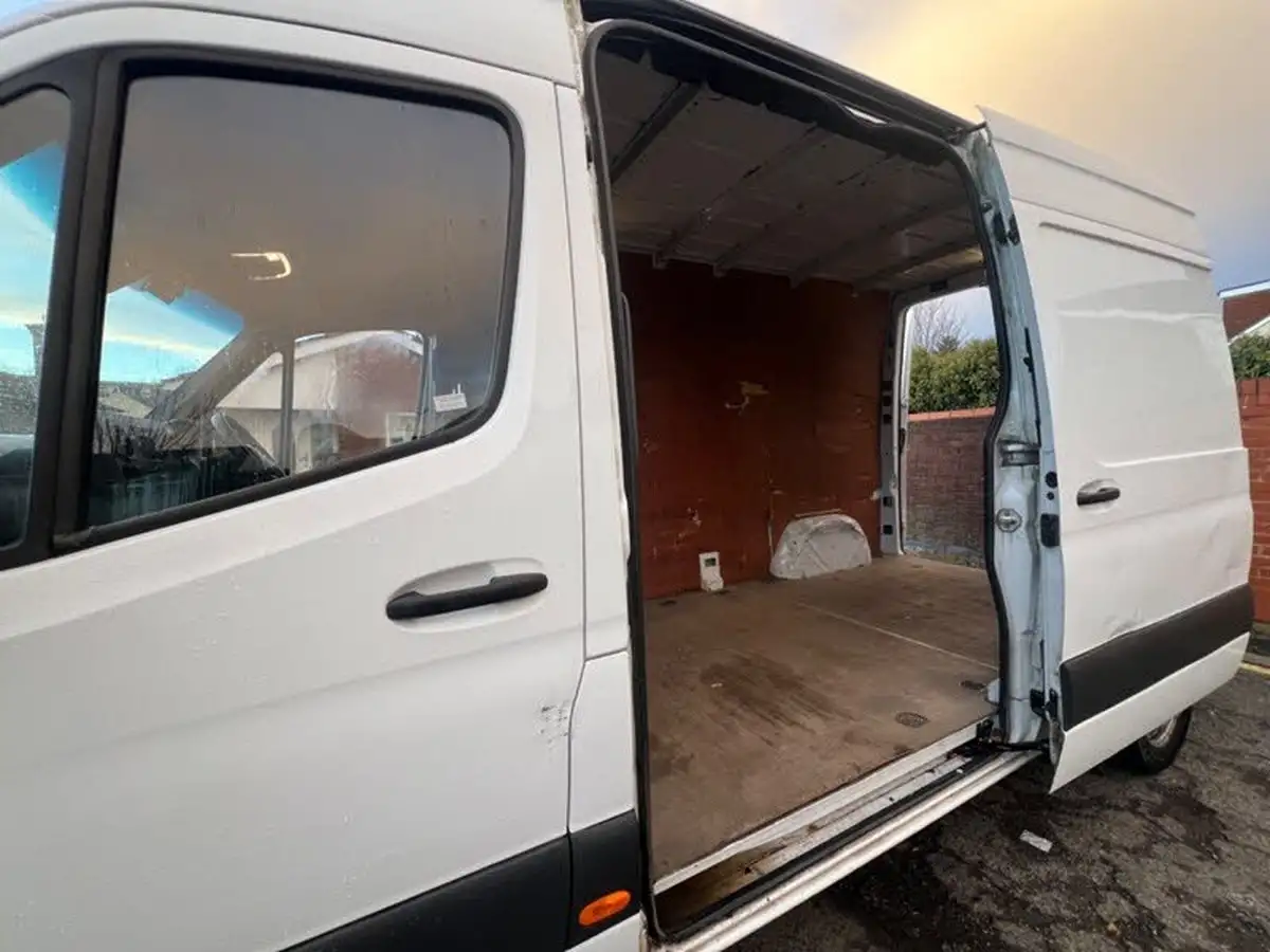 2020-mercedes-benz-sprinter-21cdi-314-l1h1-panel-van-big-25