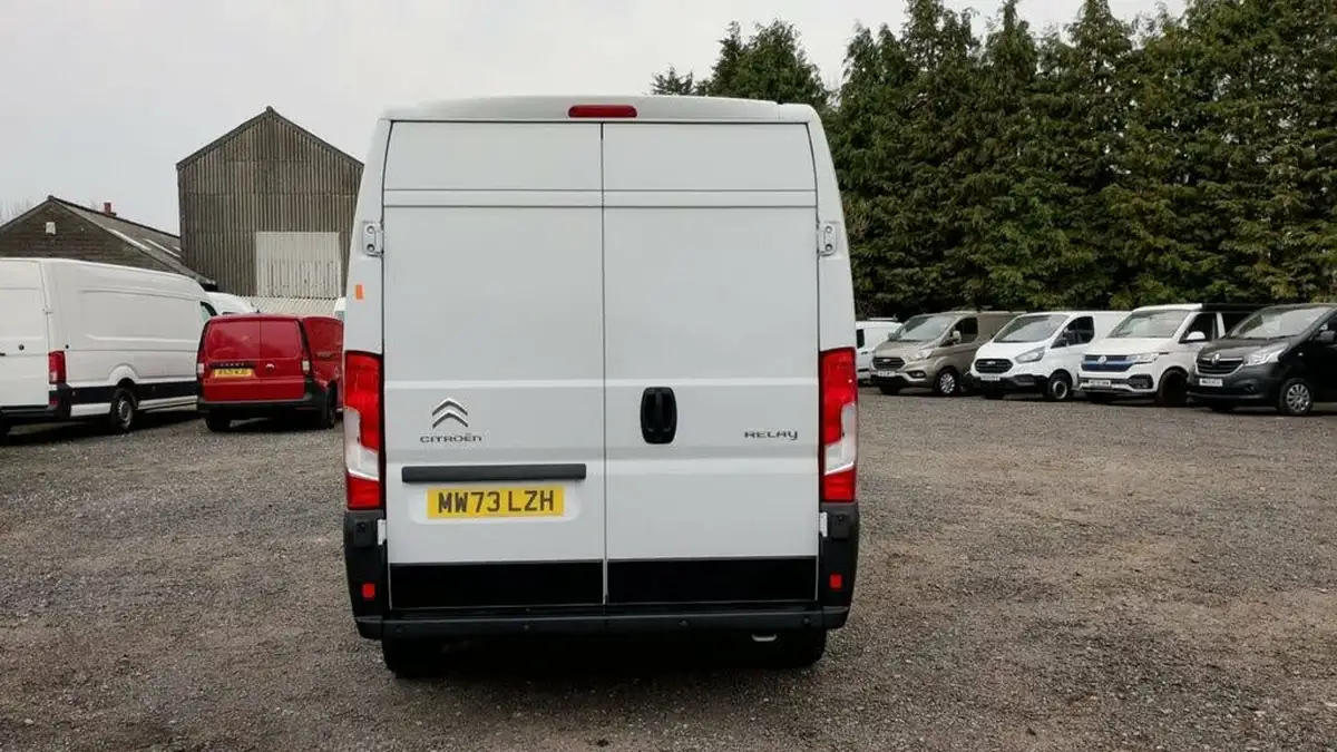 2023-citroen-relay-22bluehdi-35-l3h2-enterprise-edition-panel-big-12