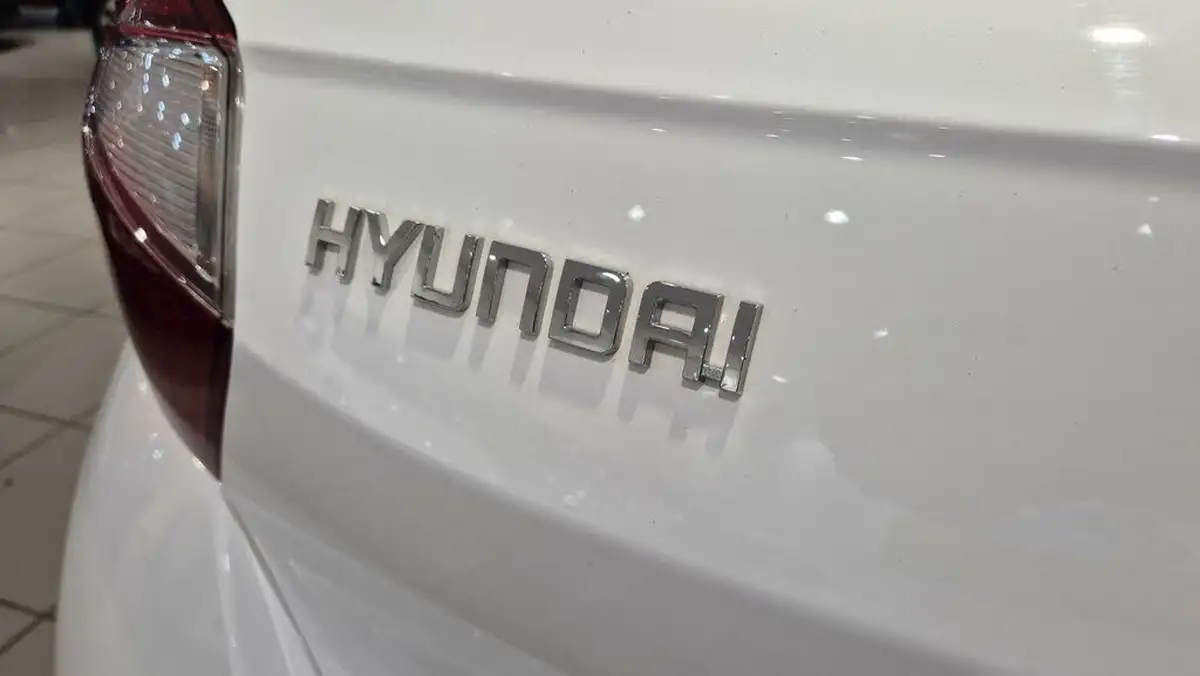 2021-hyundai-i10-12-se-connect-big-16