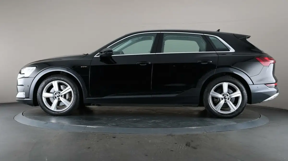 2021-audi-e-tron-50e-technik-station-wagon-big-4