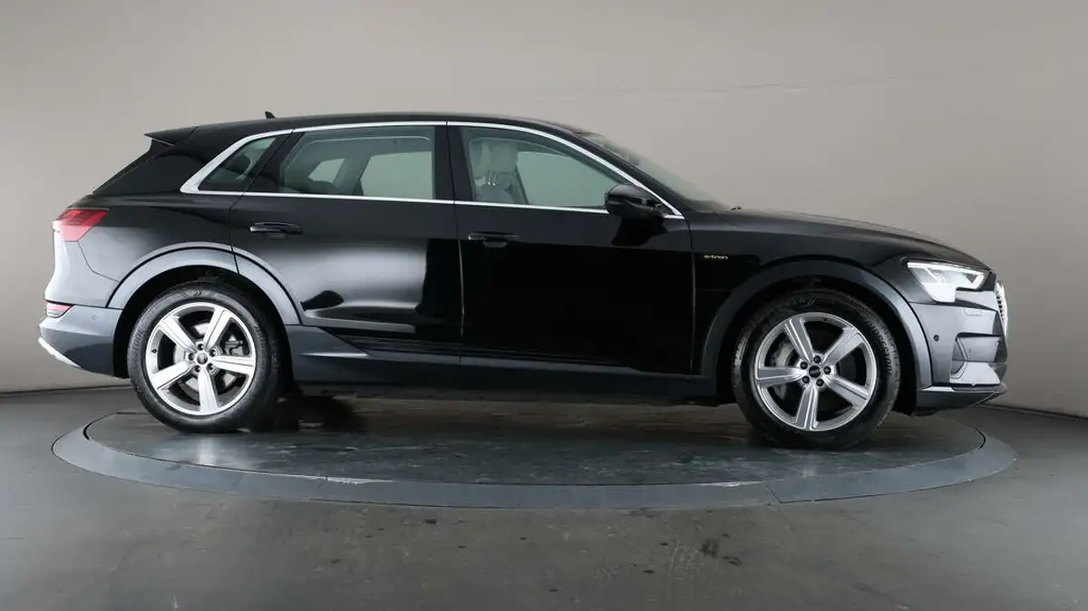 2021-audi-e-tron-50e-technik-station-wagon-big-8