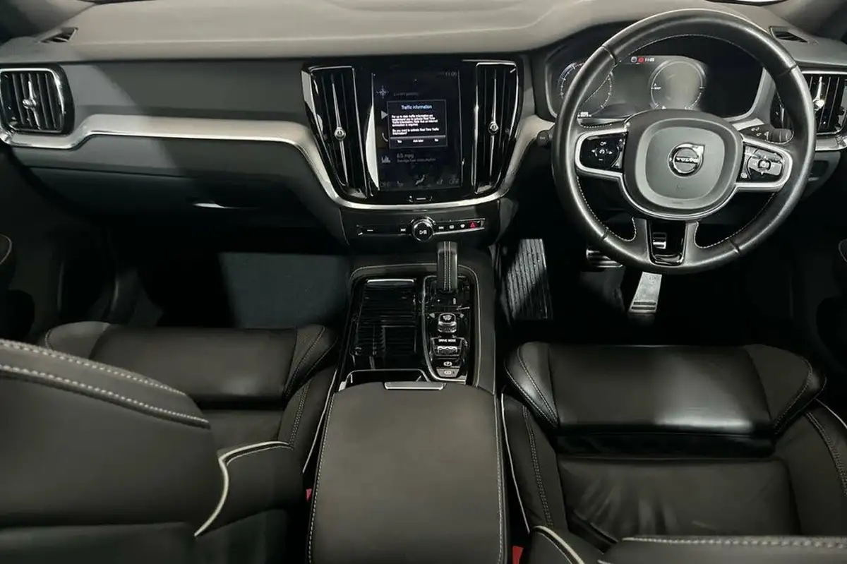2021-volvo-s60-20-t8-r-design-387bhp-big-9
